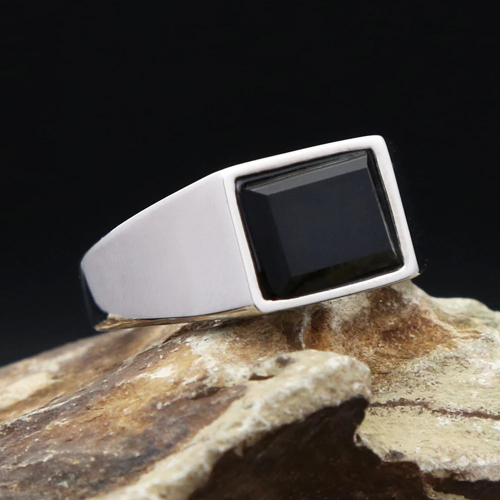 BLACK STONE RING